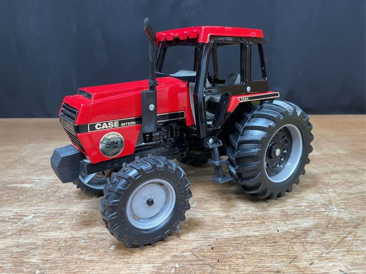 1/16-case-ih-3294-1985-collector-nib-ertl-image-2