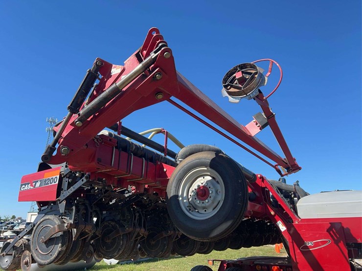 2007-case-ih-1200-image-13