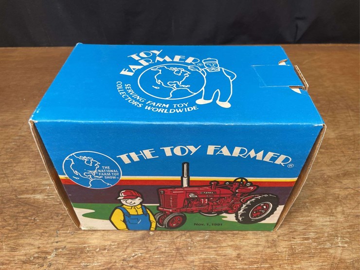 1/16-farmall-super-m-ta-1991-nfts-nib-ertl-image-14