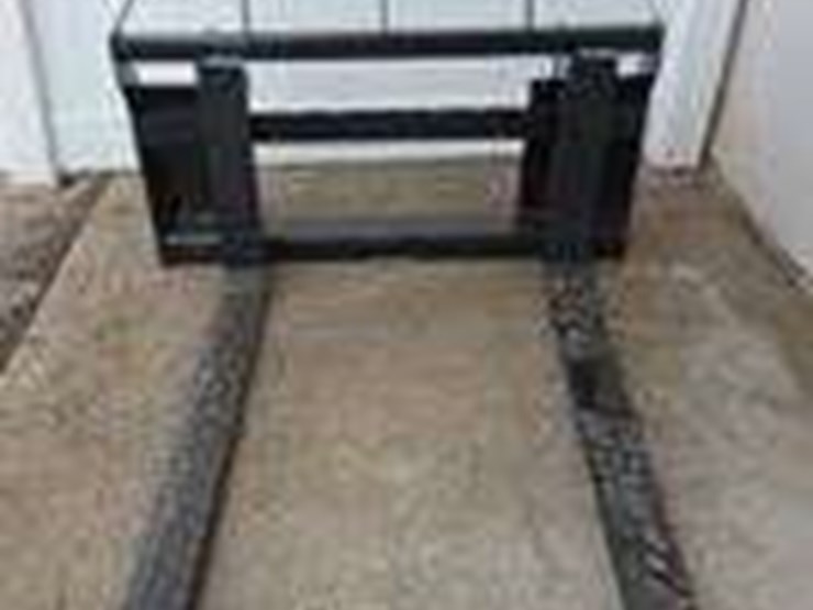 skid-steer-adjustable-pallet-fork,-model-sa11100-image-1