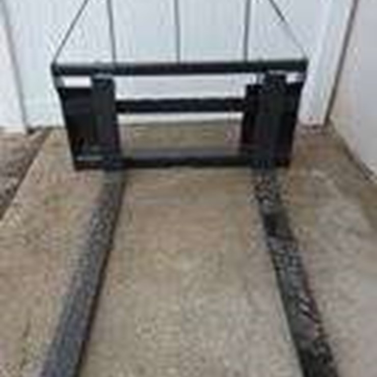 Skid Steer Adjustable Pallet Fork, Model SA11100