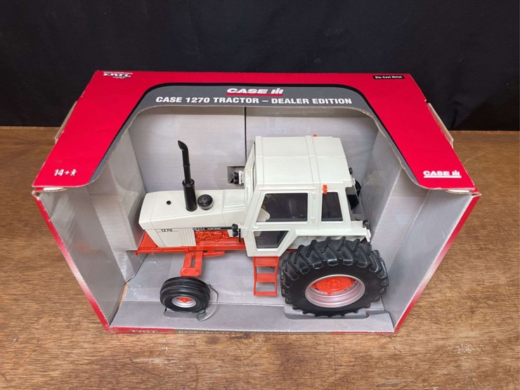 1/16-case-1270-dealer-nib-ertl-image-3