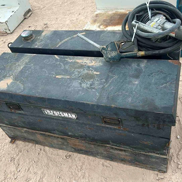 100 GAL FUEL TANK W/ PUMP TOOLBOX COMBO