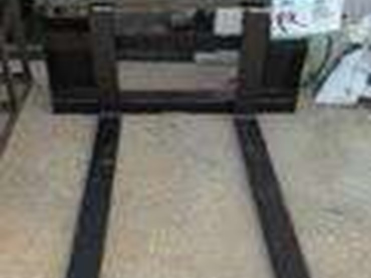 skid-steer-adjustable-pallet-fork,-model-sa11100-image-1