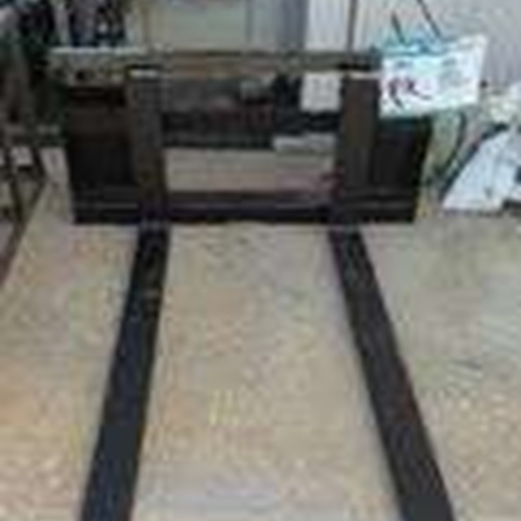 Skid Steer Adjustable Pallet Fork, Model SA11100