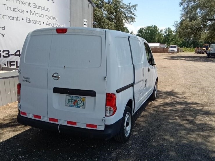 2015-nissan-nv200-image-7