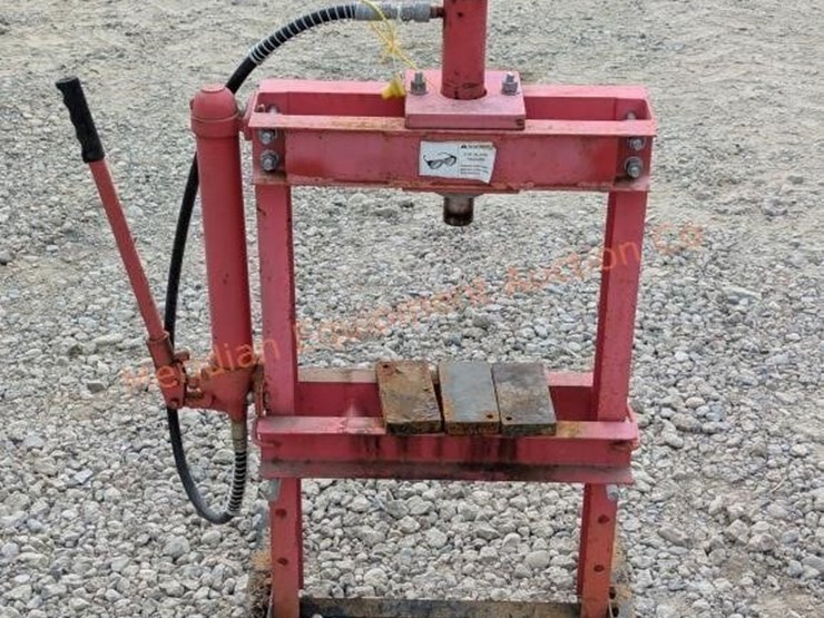 hyrdraulic-press-image-1