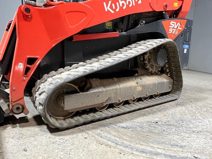 2023-kubota-svl97-2-image-12