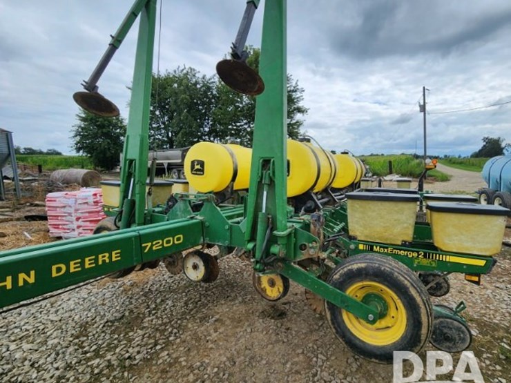 john-deere-7200-image-1