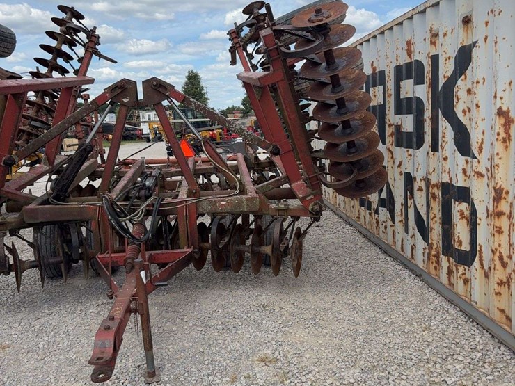 hesston-2440-image-3