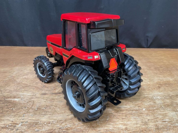 1/16-case-ih-magnum-7130-1987-denver-nib-ertl-image-6