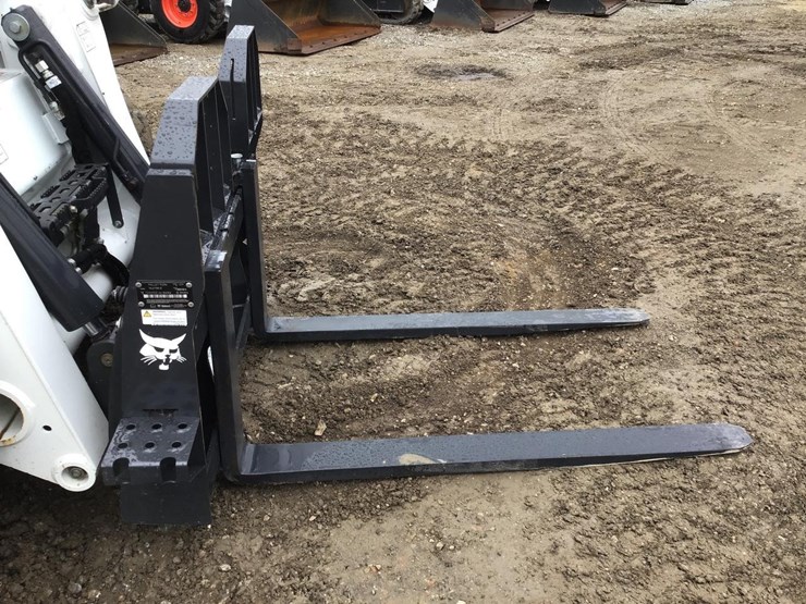 bobcat-48"-heavy-duty-skid-steer-pallet-forks-image-4