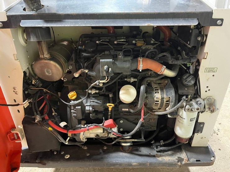 2022-bobcat-s740-image-14