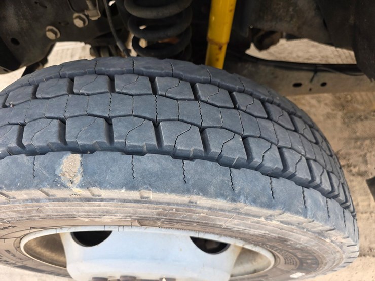 2015-ford-f550-image-23
