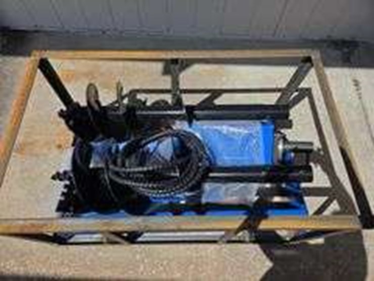 2025-cfg-ssecag-y-with-3-bits-skid-steer-auger,-unused-image-2