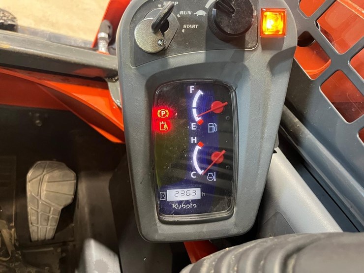 2023-kubota-ssv75-image-19