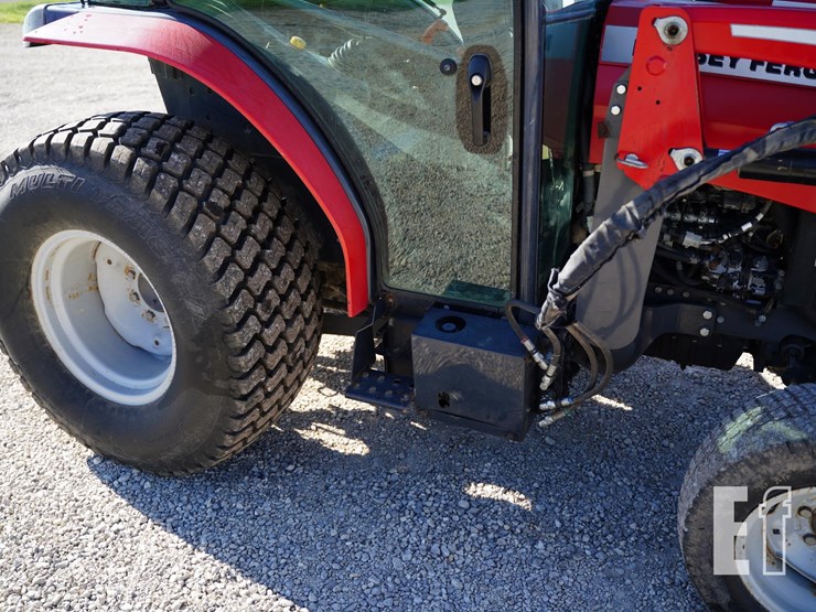 2014-massey-ferguson-1758-image-24