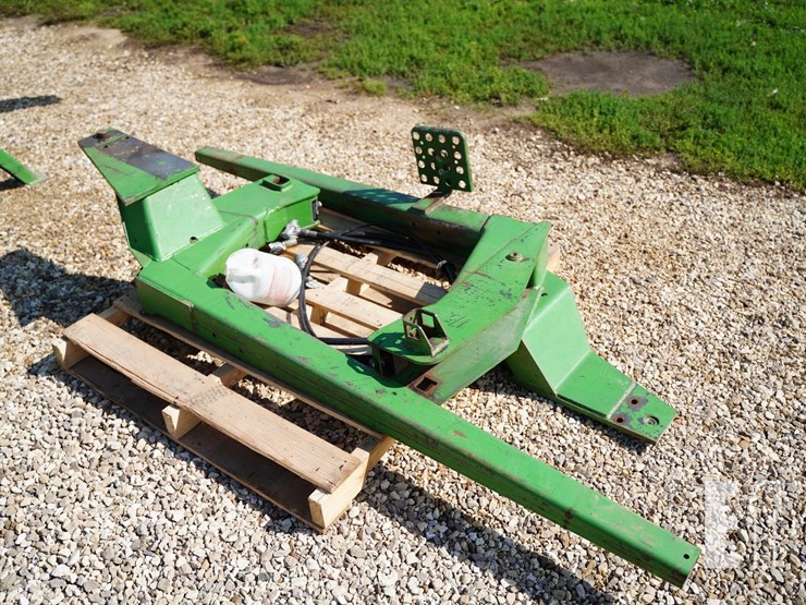john-deere-245-image-7