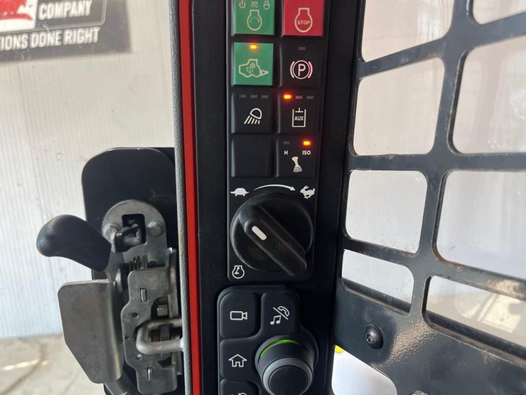 2021-bobcat-t76-image-26