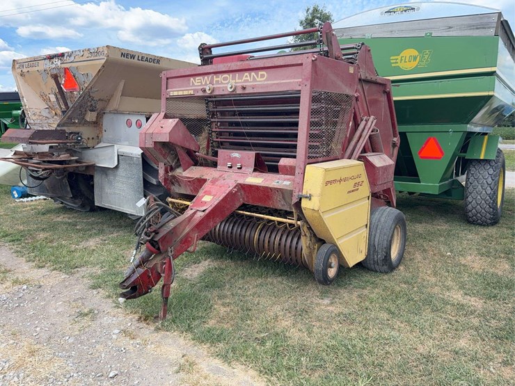 new-holland-852-image-1
