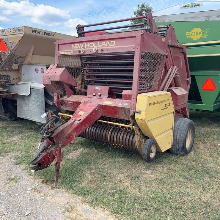 NEW HOLLAND 852