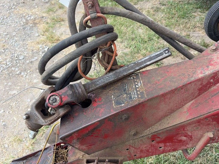 new-holland-852-image-9