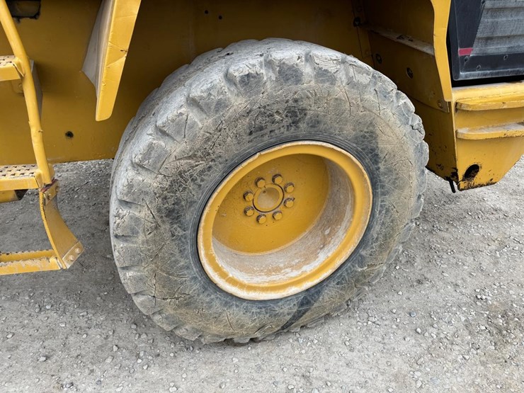 caterpillar-914g-image-14
