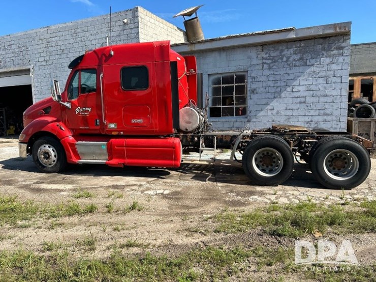 2007-peterbilt-387-image-17