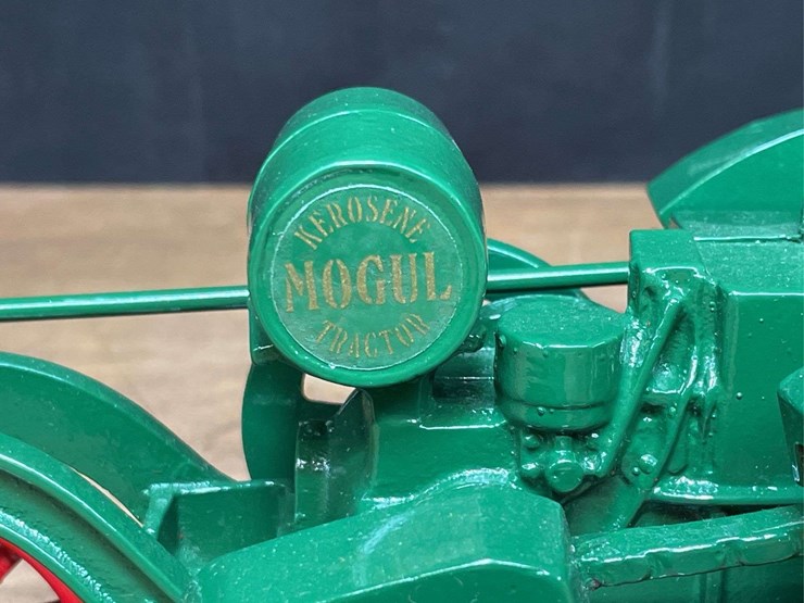 1/16-ihc-mogul-10-20-kerosene-heritage-series-sm-image-3