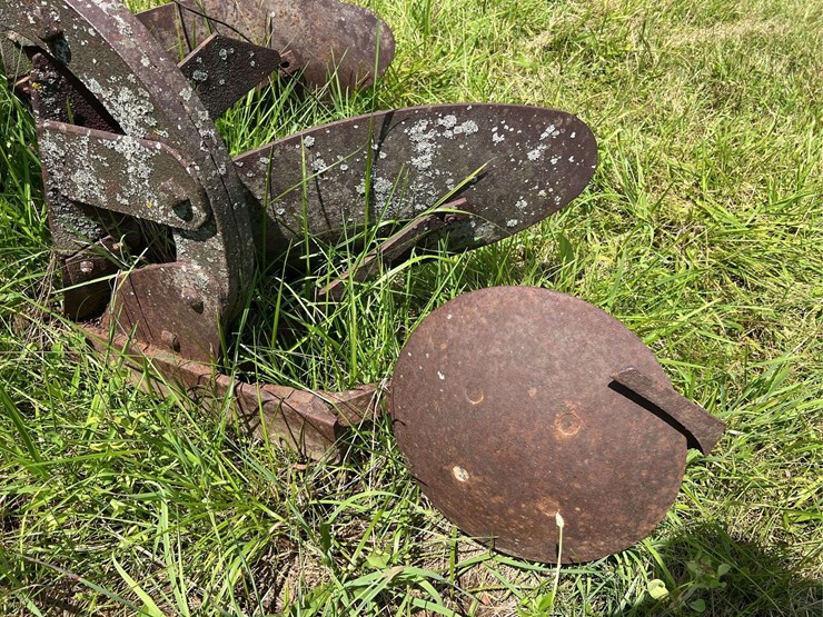 2-bottom-plow-image-24