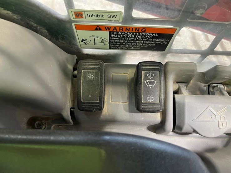 2023-kubota-svl97-2-image-30