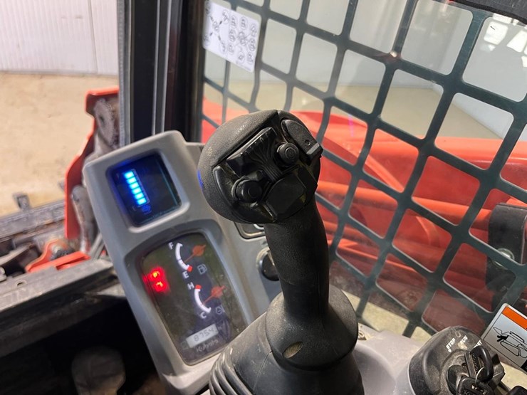 2023-kubota-svl97-2-image-35