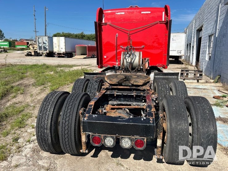 2007-peterbilt-387-image-14