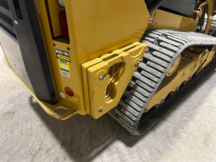 2023-caterpillar-259d3-image-19