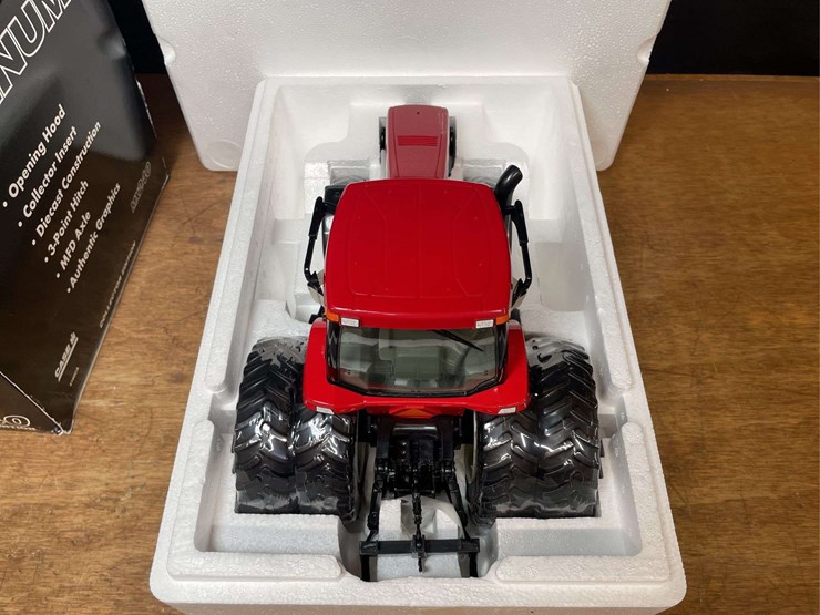 1/16-case-ih-magnum-mx240-collector-nib-ertl-image-6