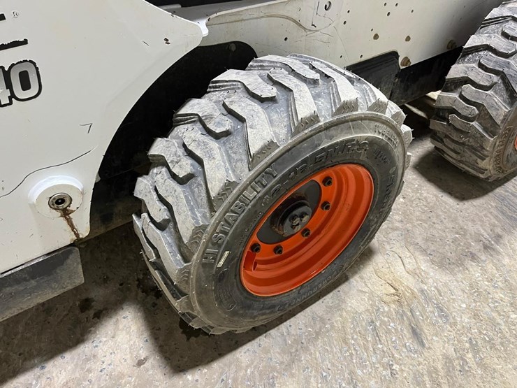 2017-bobcat-s740-image-15