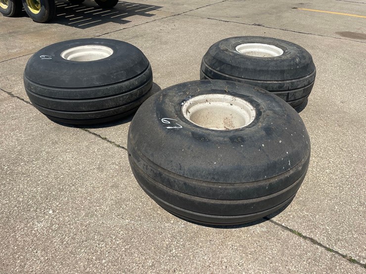3-goodyear-21.5l-16-wagon-tires-image-1