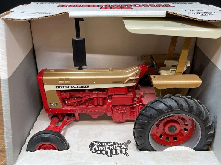 1/16-ih-826-gold-demonstrator-collector-nib-ertl-image-2