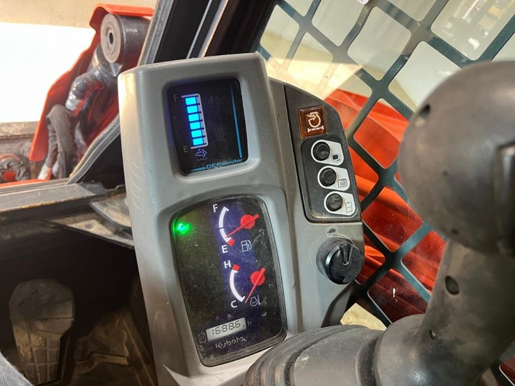 2022-kubota-svl97-2-image-25