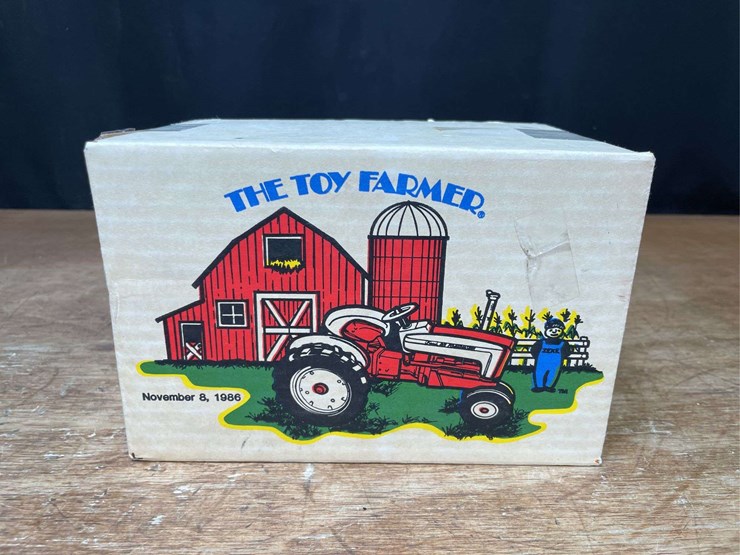 1/16-ford-961-1986-nfts-nib-ertl-image-13