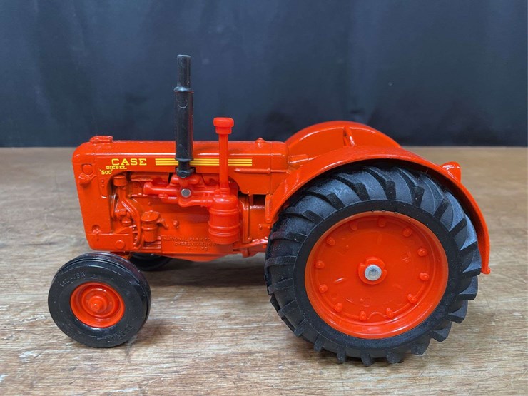 1/16-case-500-1985-nfts-nib-ertl-image-4