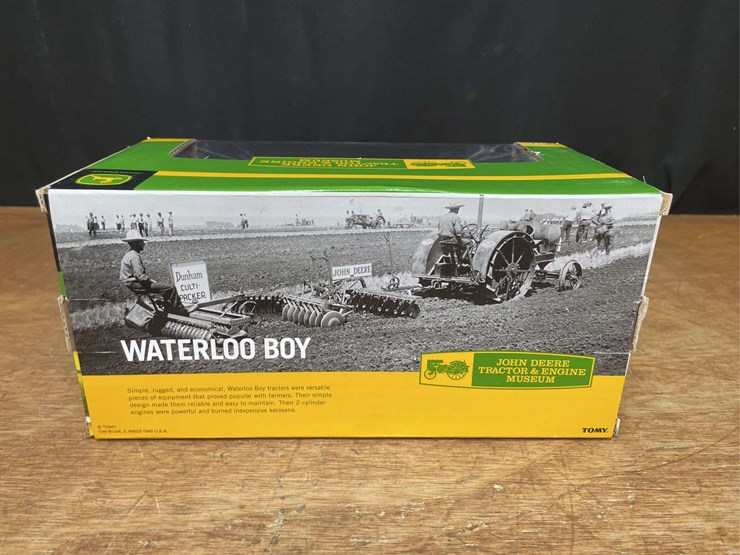 1/16-john-deere-waterloo-boy-museum-nib-ertl-image-6