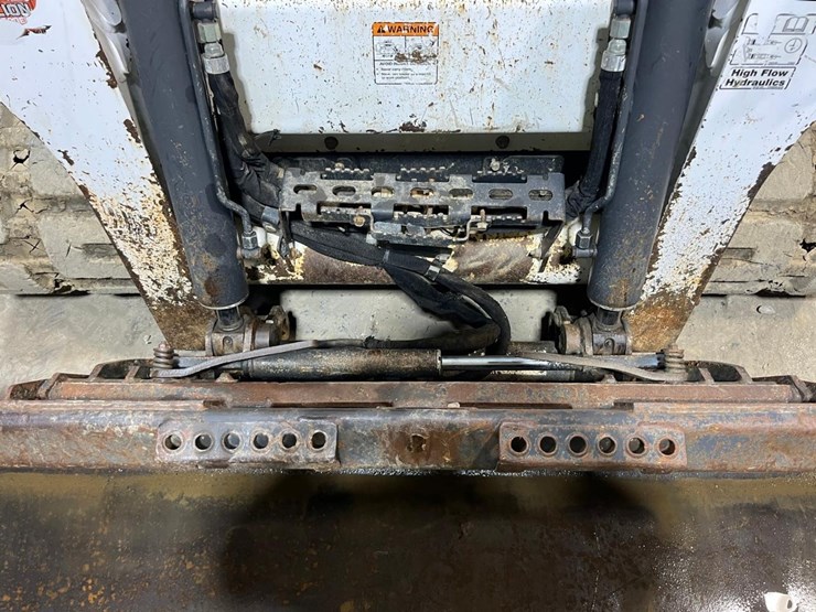 2015-bobcat-t770-image-10