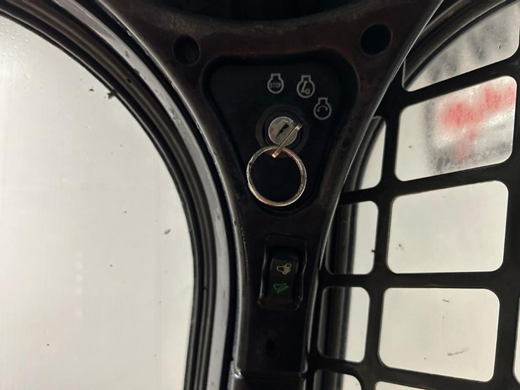 2016-bobcat-t550-image-24