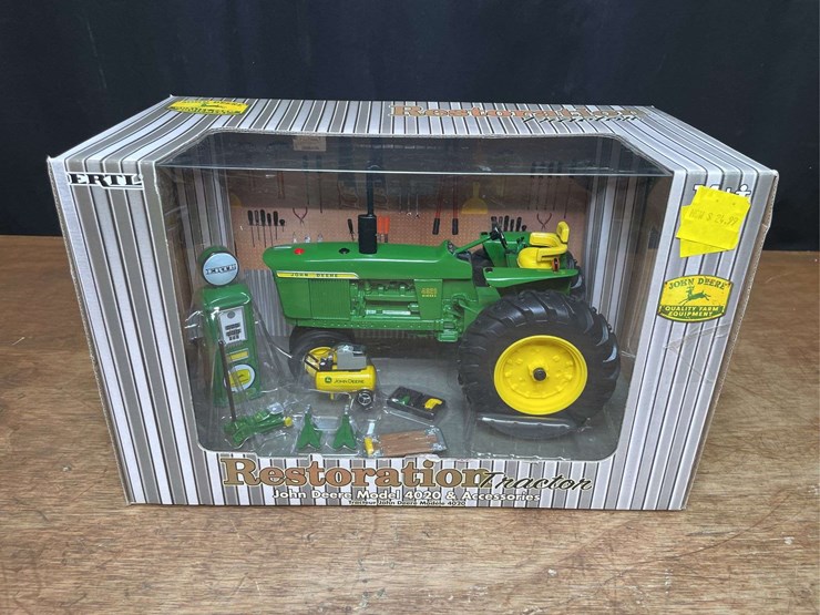 1/16-john-deere-4020-restoration-nib-ertl-image-1