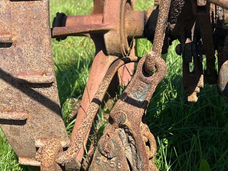oliver-horse-drawn-sickle-mower-image-8