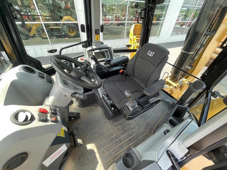 2019-caterpillar-440-image-20