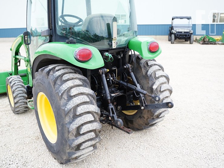 2007-john-deere-3320-image-28