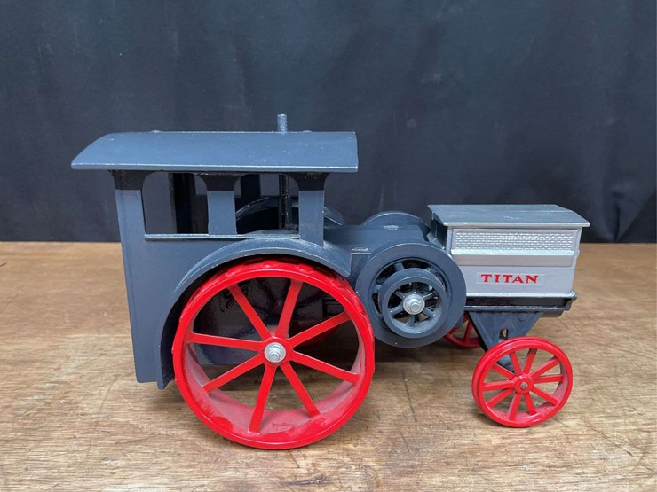 1/16-ihc-titan-oil-tractor-1991-fps-sm-image-8