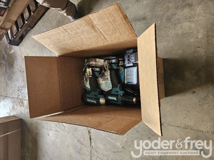 makita-12v-2pcs-kit,-driver,-drill,-impact-driver,-ct232-(1yr-factory-warranty)-image-2